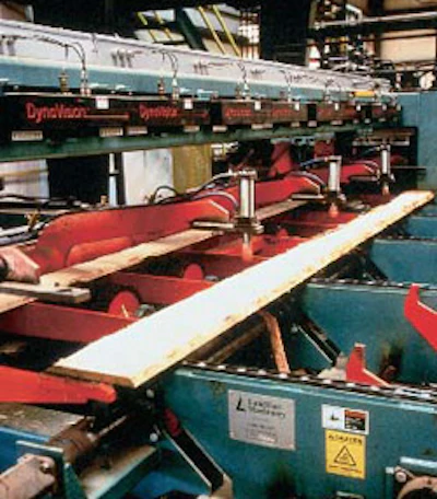 An optimizing edger determines what the width of the board will be.