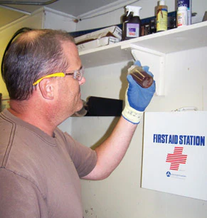 photo of Tim Kelly testing vegetable oil