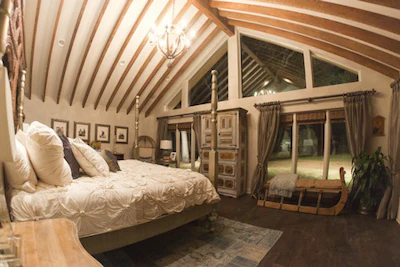 Jewels Bedroom2
