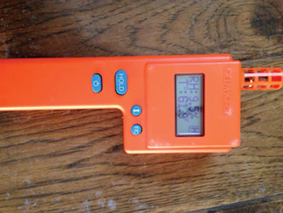photo of hygrometer