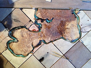 photo of island detail in wood floor