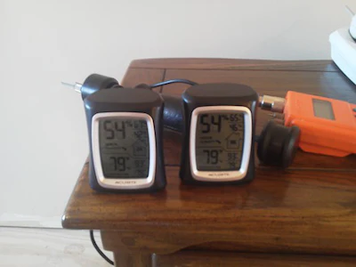Wayne Lee Crawl Hygrometers