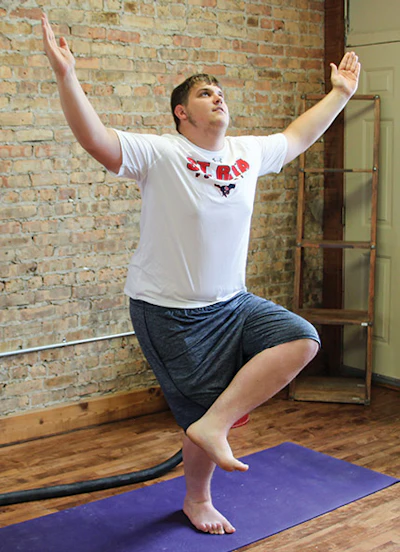 5 B 817 Wfb As17 Yoga Squatting One Leg Crossed Sm