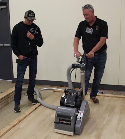 Dittmer (right) teaching at an American Sanders Sand & Finish class held Sept. 25 in Elk Grove Village, Ill.
