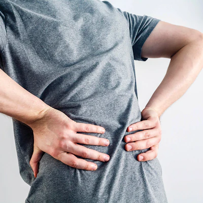 4 K 1219 Wfb Dj20 First Aid Back Pain Shutterstock 653266789 Med
