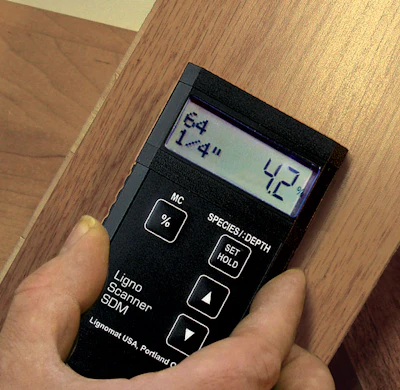 Lignomat's pinless meters have the ability to indicate lower moisture contents than pin meter.