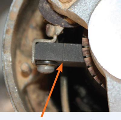 Wear line on carbon brush (some brushes have them, but most don't).
