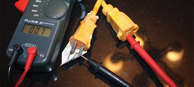 4 M 1220 Wfb Dj21 Techn Testing Leads Img 3205 Med