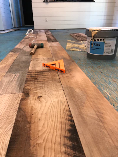 tobacco barn laminate flooring Wood Floor of the Week: A 'Crazy Thirsty' Reclaimed Tobacco Barn Floor