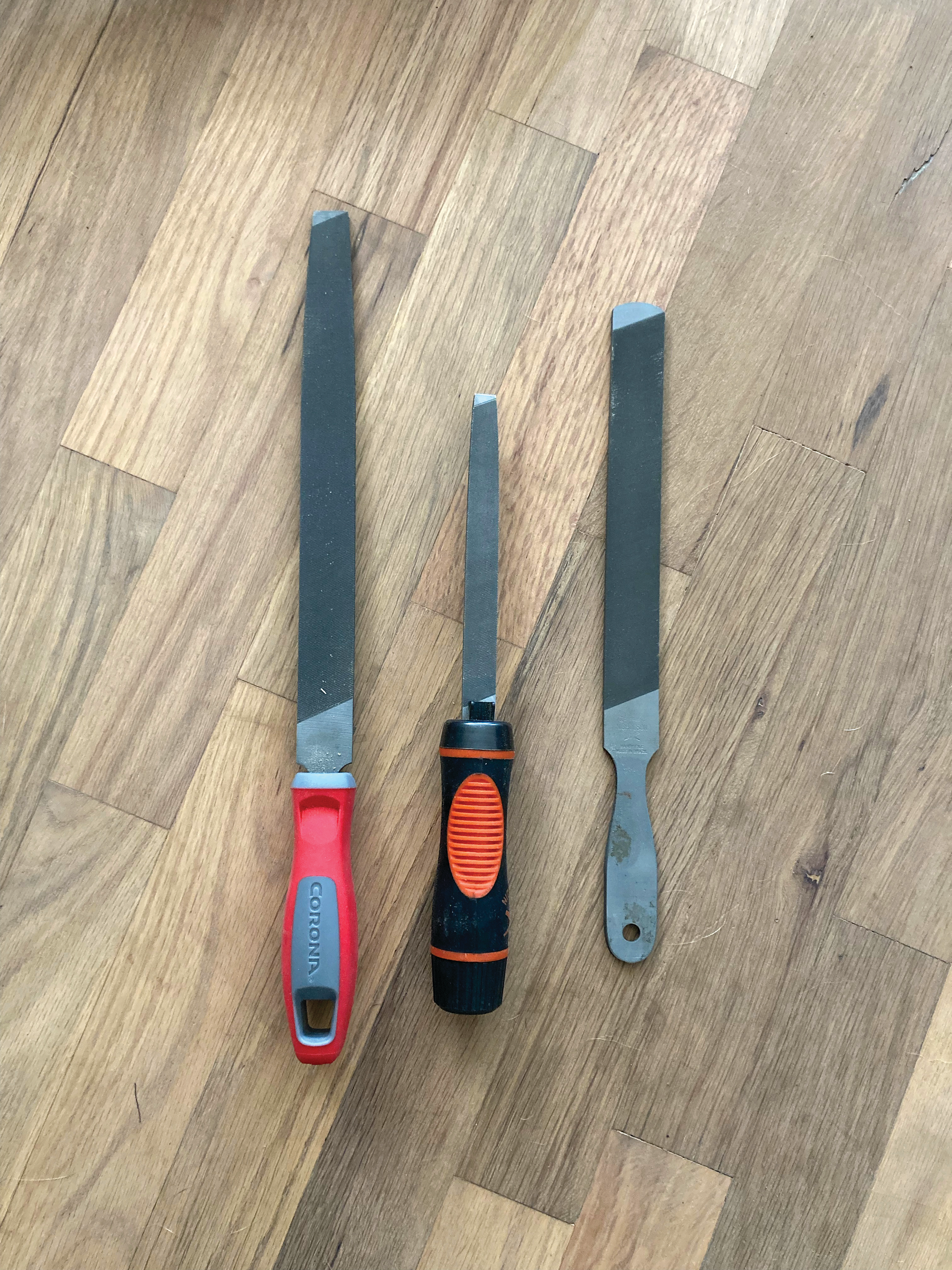 Это напильники Mill/Bastard, которые представляют собой более грубые напильники для заточки лезвий.