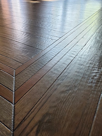 1 I 623 Wfb Jj23 Techn After Closeup 20220818 100331