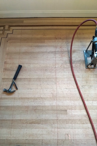 2 F 823 Wfb As23 Techn White Rock Nailedrowsjpg