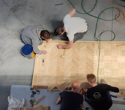 De Coninck hosted a hands-on training session for herringbone floors at his shop.