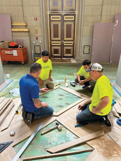 7 V 224 Wfb Fm24 Techn Discussing Diamonds Img 2790