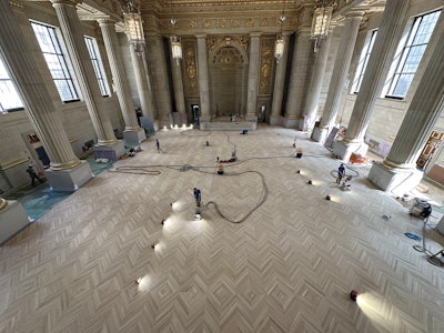 7 Z 224 Wfb Fm24 Techn Battery Lights While Sanding Img 3013