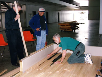 Mickey Moore demonstrates racking at the NOFMA School held at the Agricenter International in Memphis in March 2000.