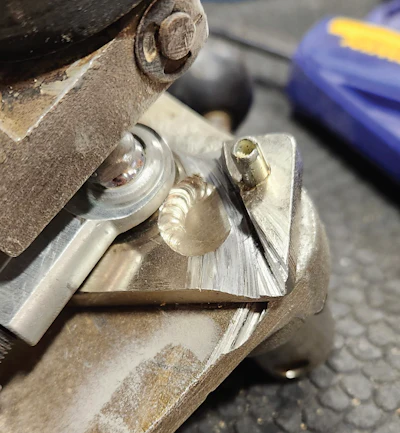Damage resulting from forgetting to put tension on the belt on the big machine.
