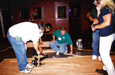 Mark Long (in green shirt) teaching at the NOFMA school in Memphis in September 1998.